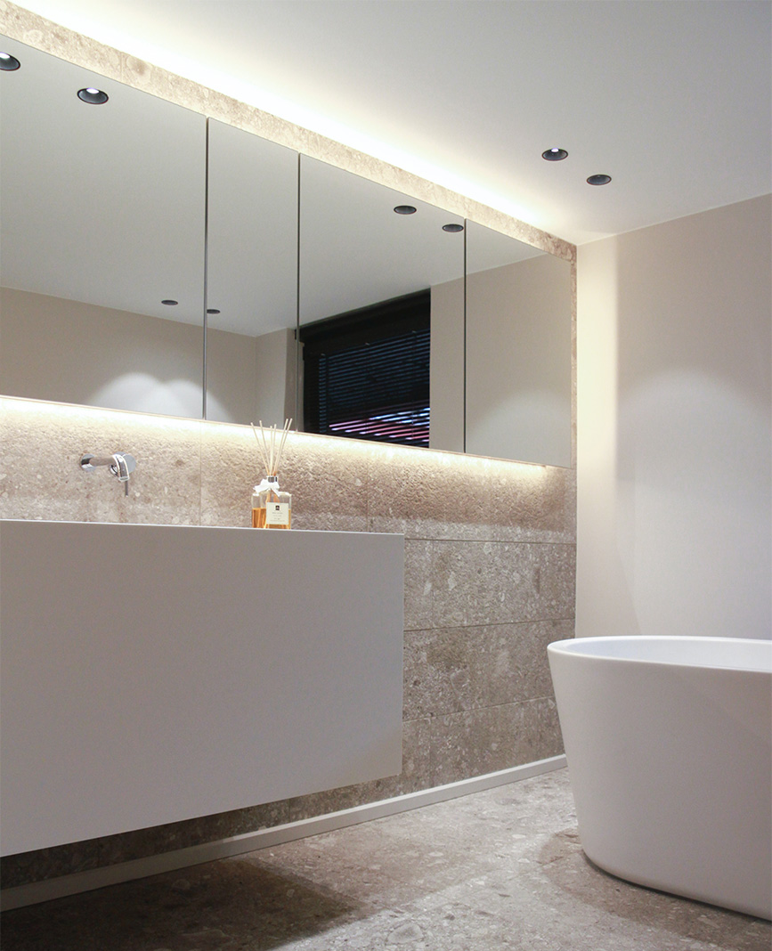 Come illuminare lo specchio del bagno