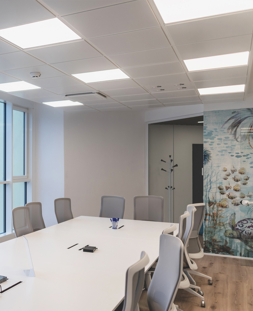 Illuminazione per uffici: efficienza, comfort visivo e design con Novalux